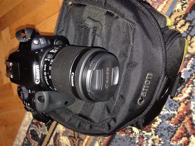 Canon EOS100D