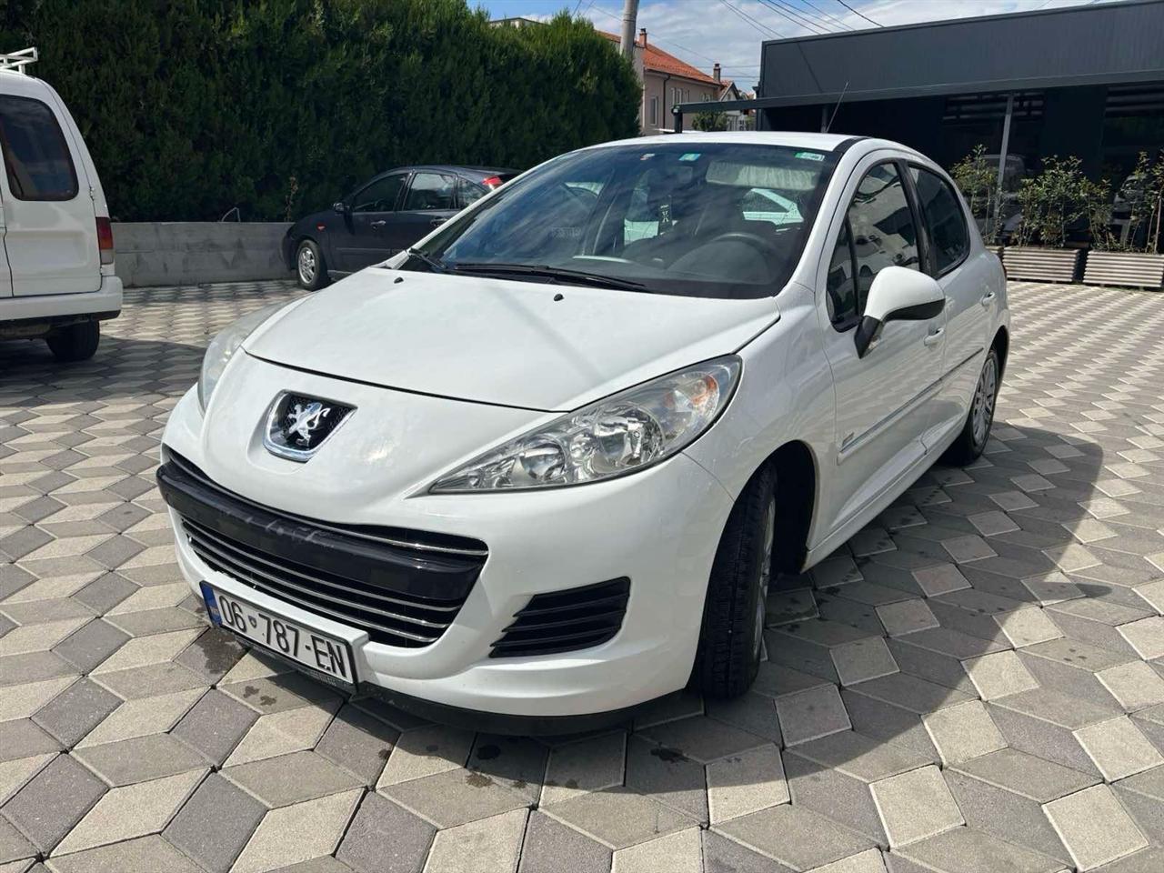 Peugeot-207