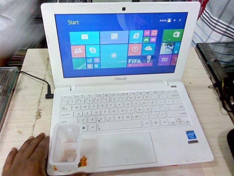 Asus-x200ca-i3