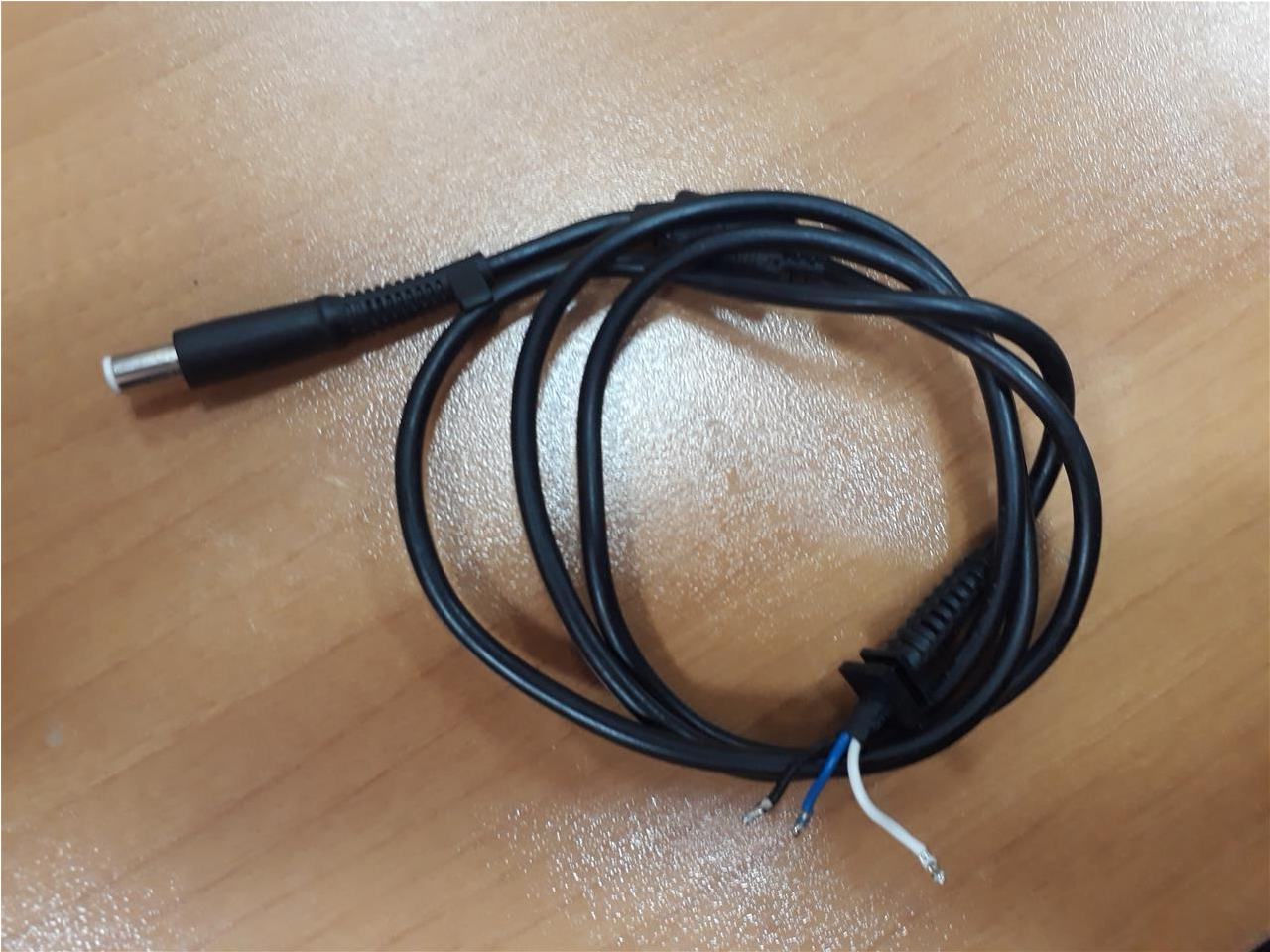 Kabell-e-Adapterit-te-Llaptopit-