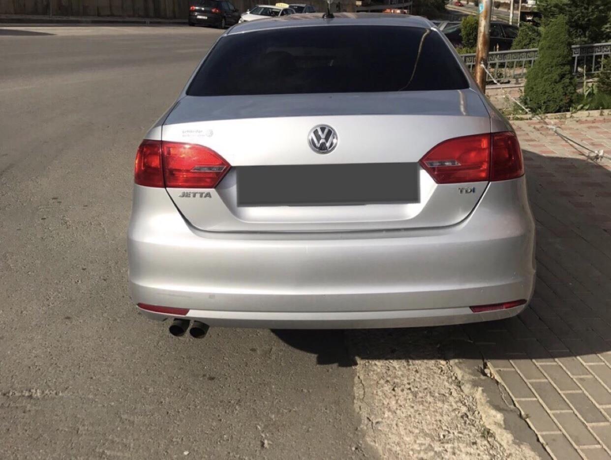 VW-JETTA-i-ruajtur--