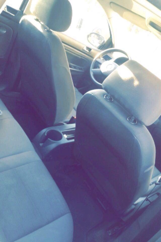 VW-Golf--04-