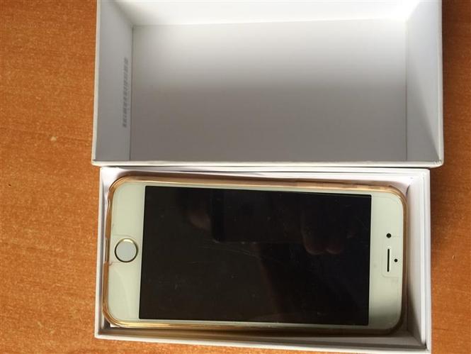 iPhone  4