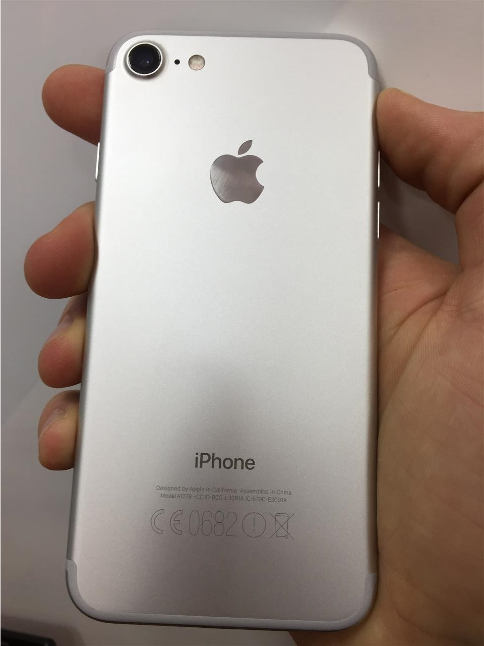 iphone-7-CE-310-