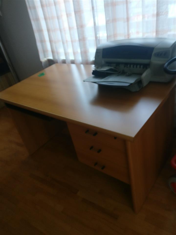 Shitet-Tavoline-per-Kompjutere