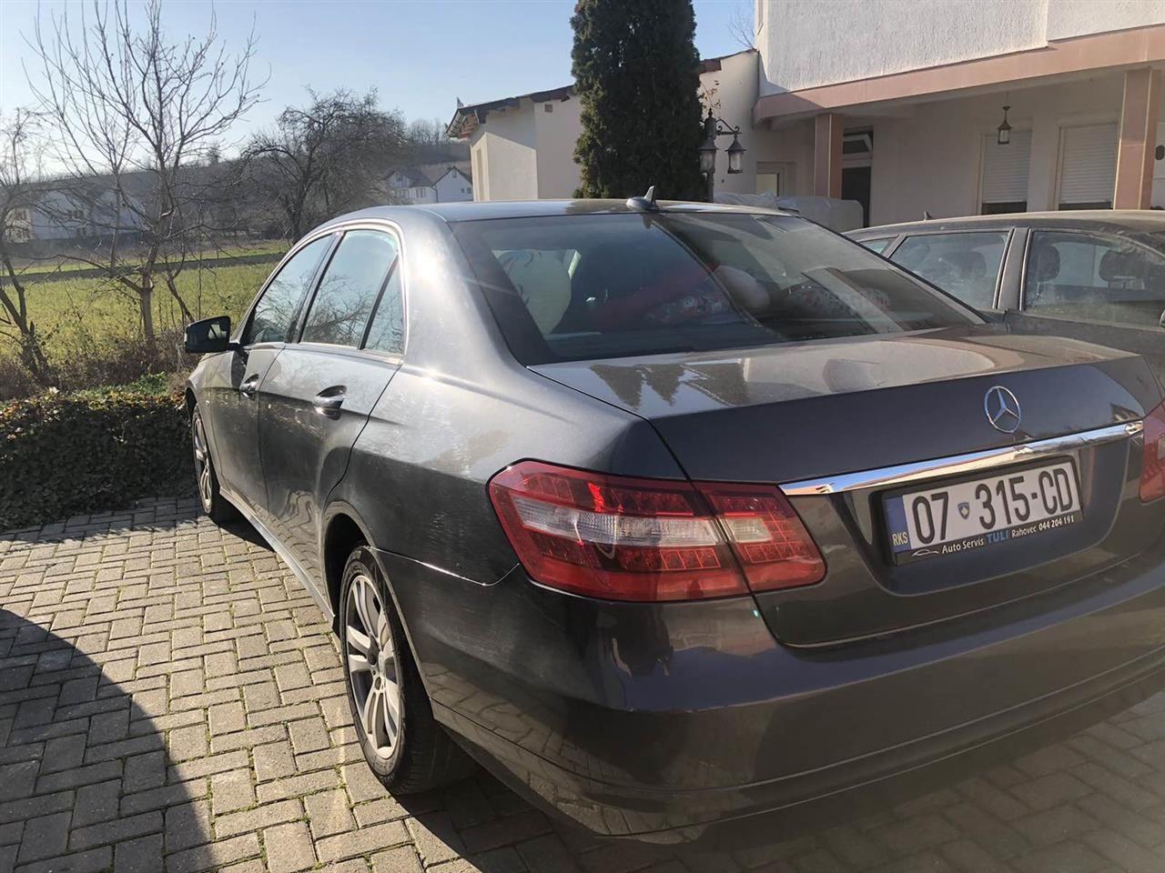 Mercedees-E220-Automatik-2009