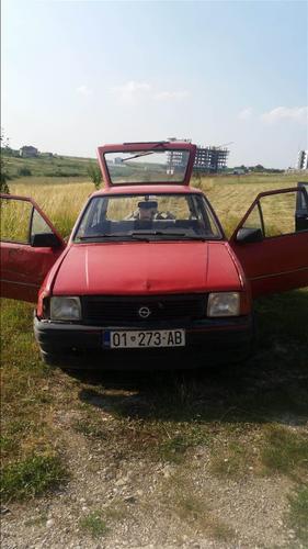 Shitet Opel Corsa