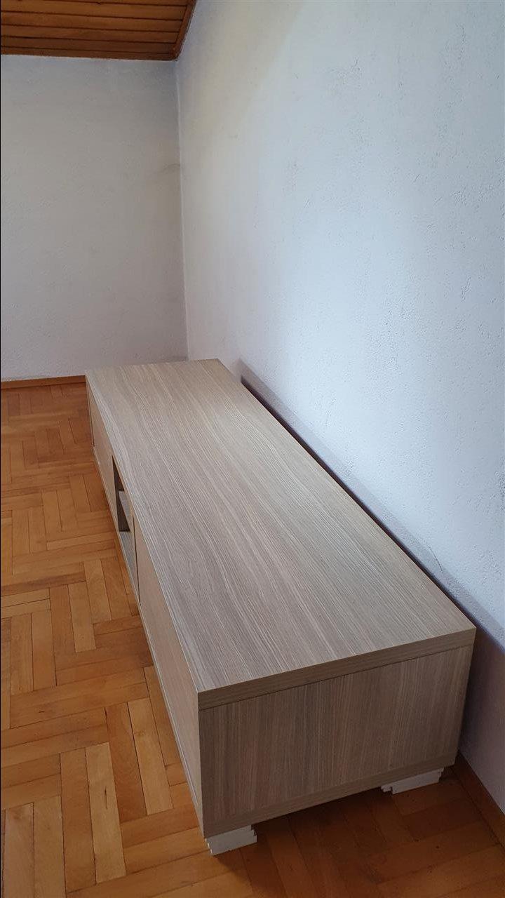 Komode-per-TV