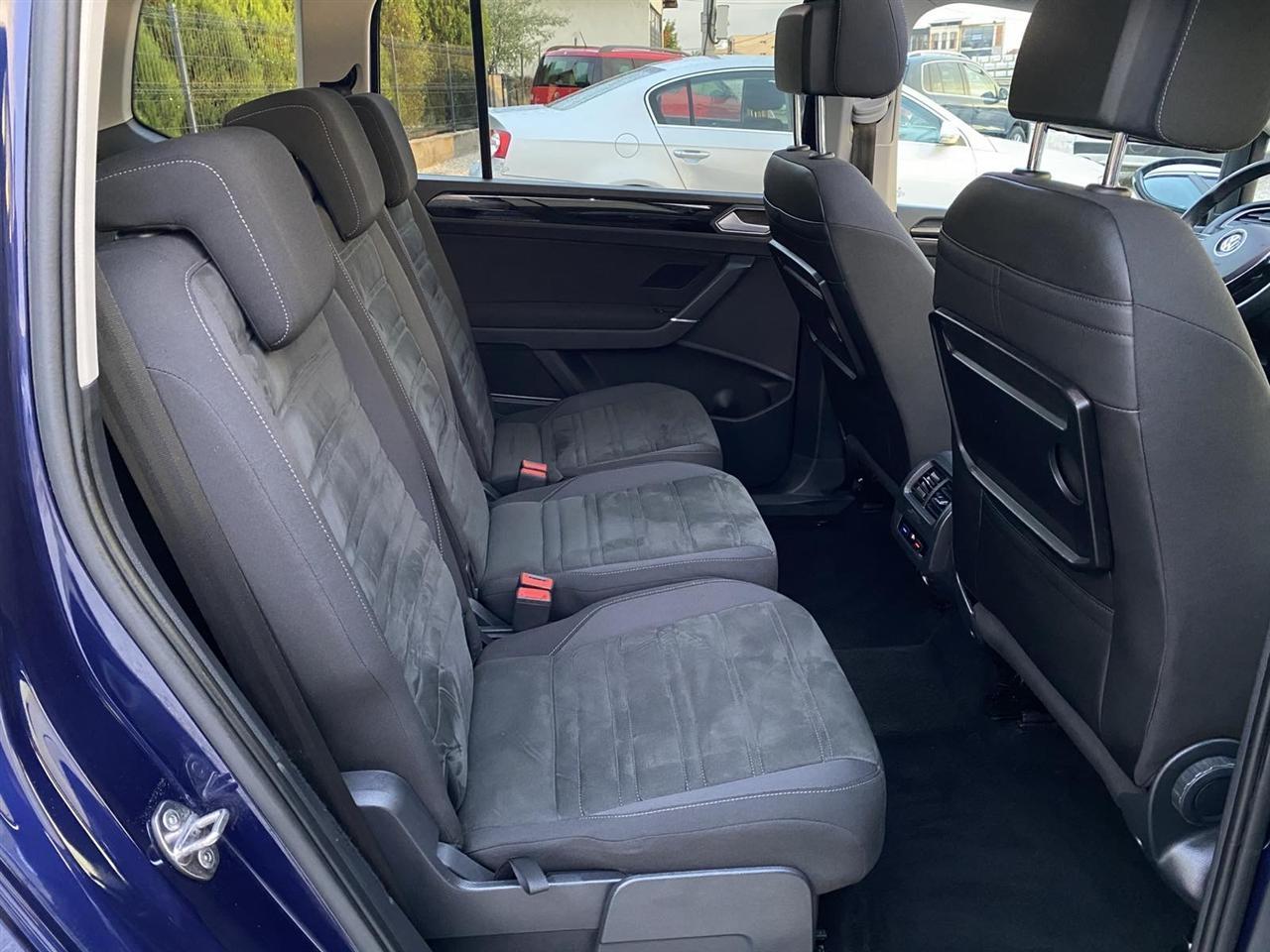 VW-Touran-1-6-TDI-Automatik-DSG-Highline