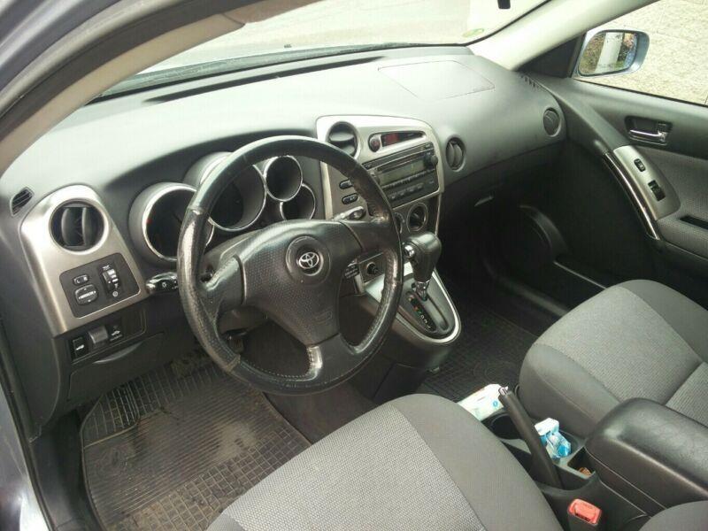 TOYOTA-MATRIX