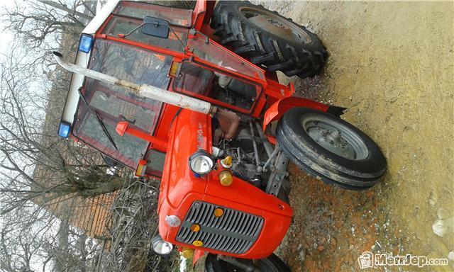 Traktor-imt-539