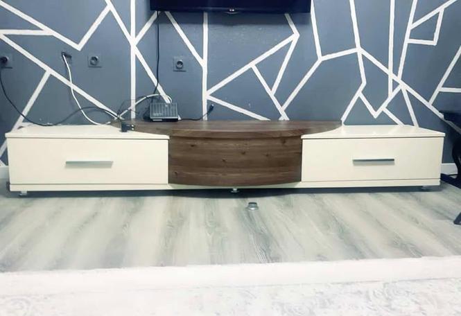 Komod per tv