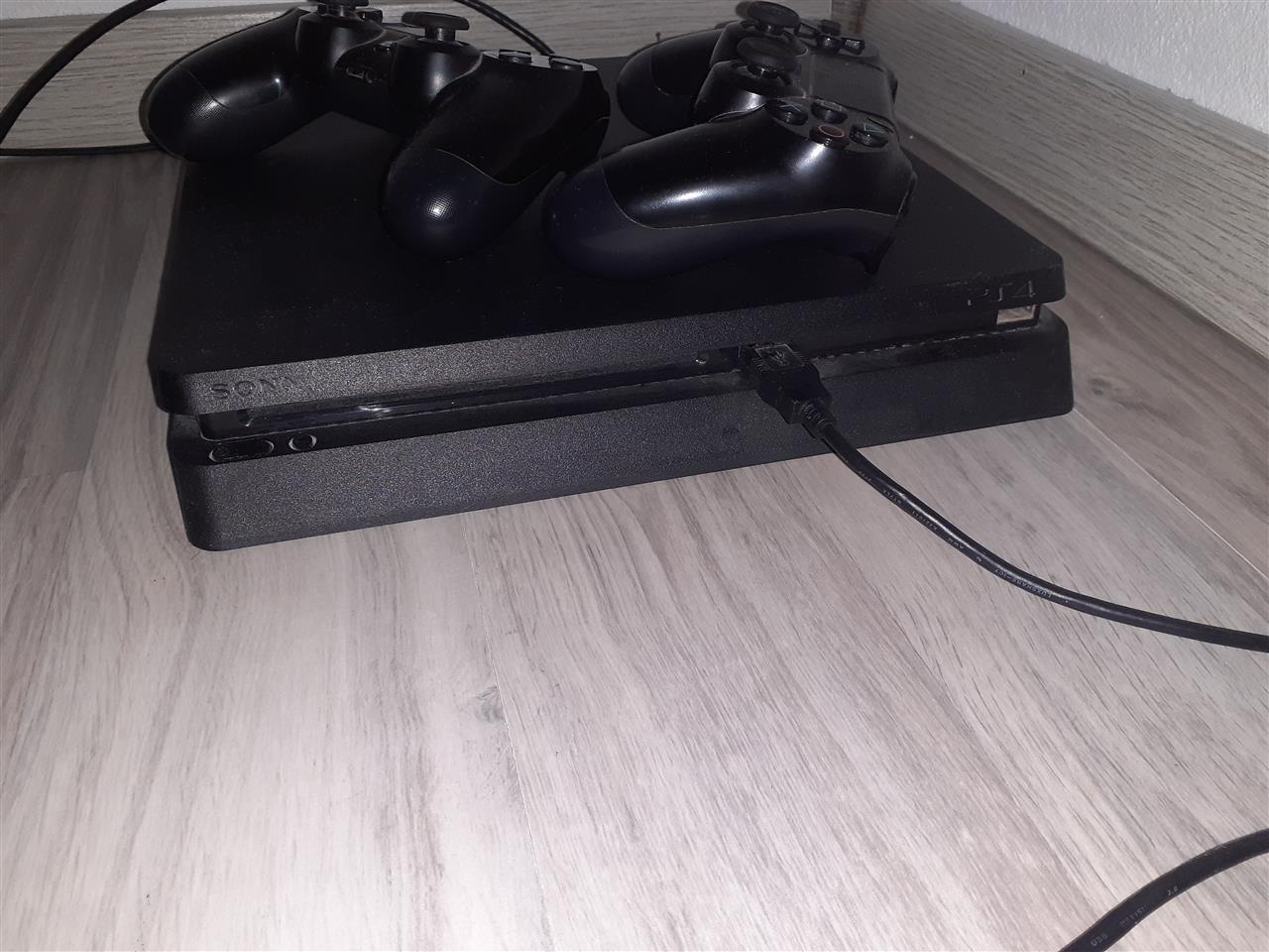 PS4-