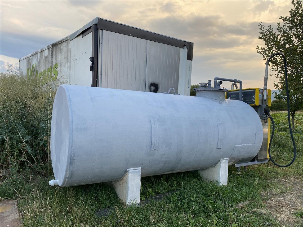 Shitet-rezervari-4000-L-per-nafte-ose-benzine