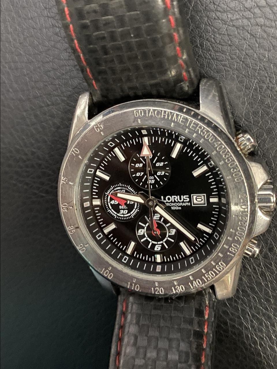 Lorus-chronograf