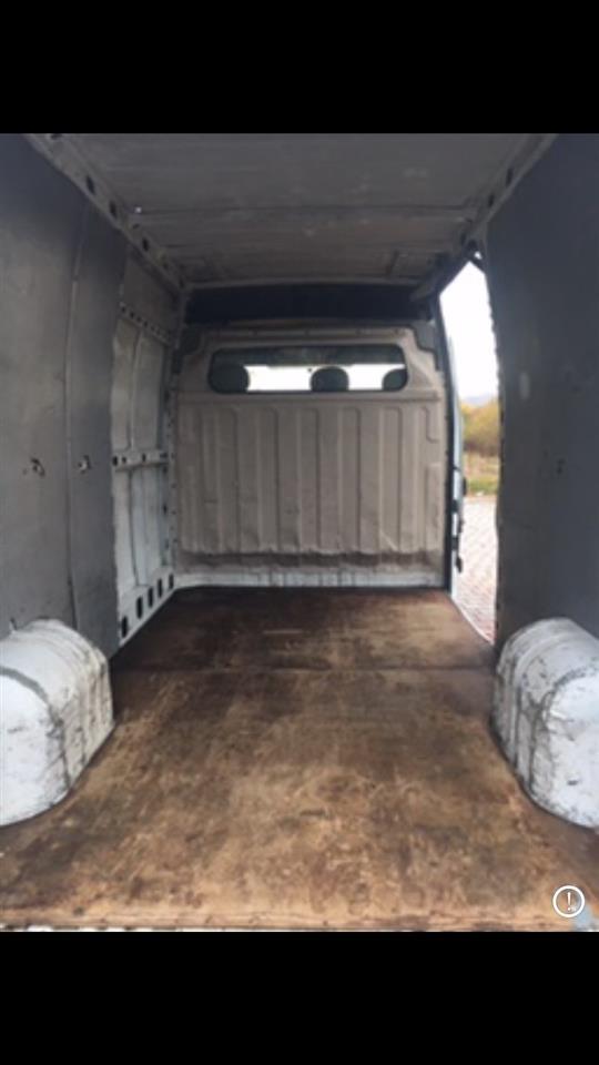 Renault-Master-u-shit-