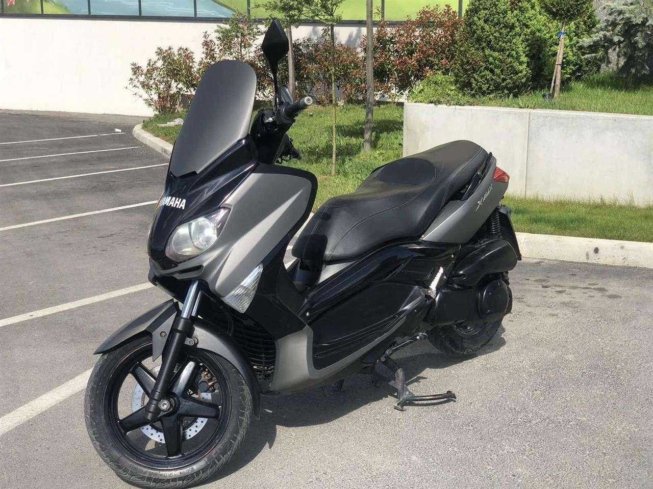X-MAX-250-cc