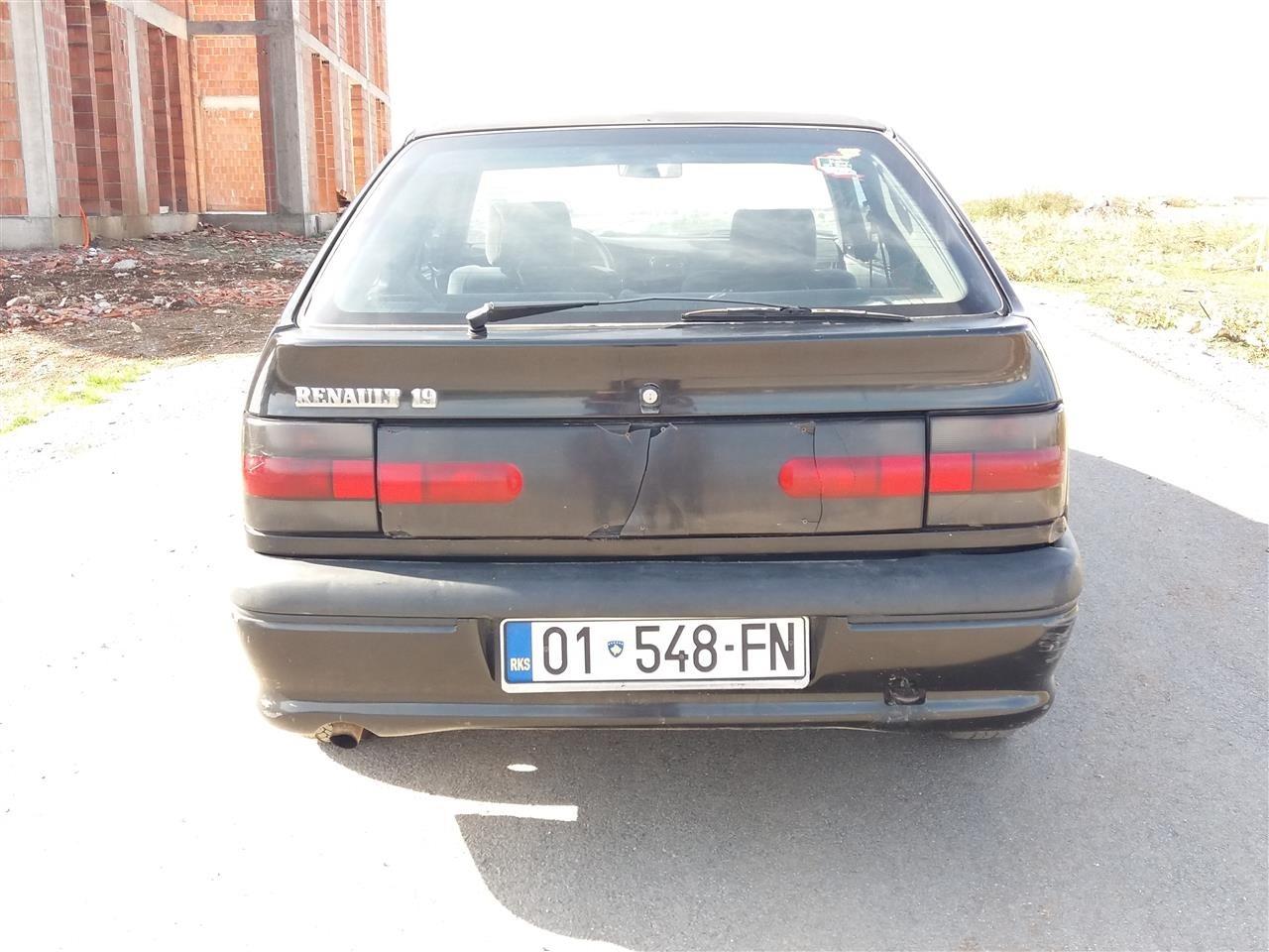 Renault-19