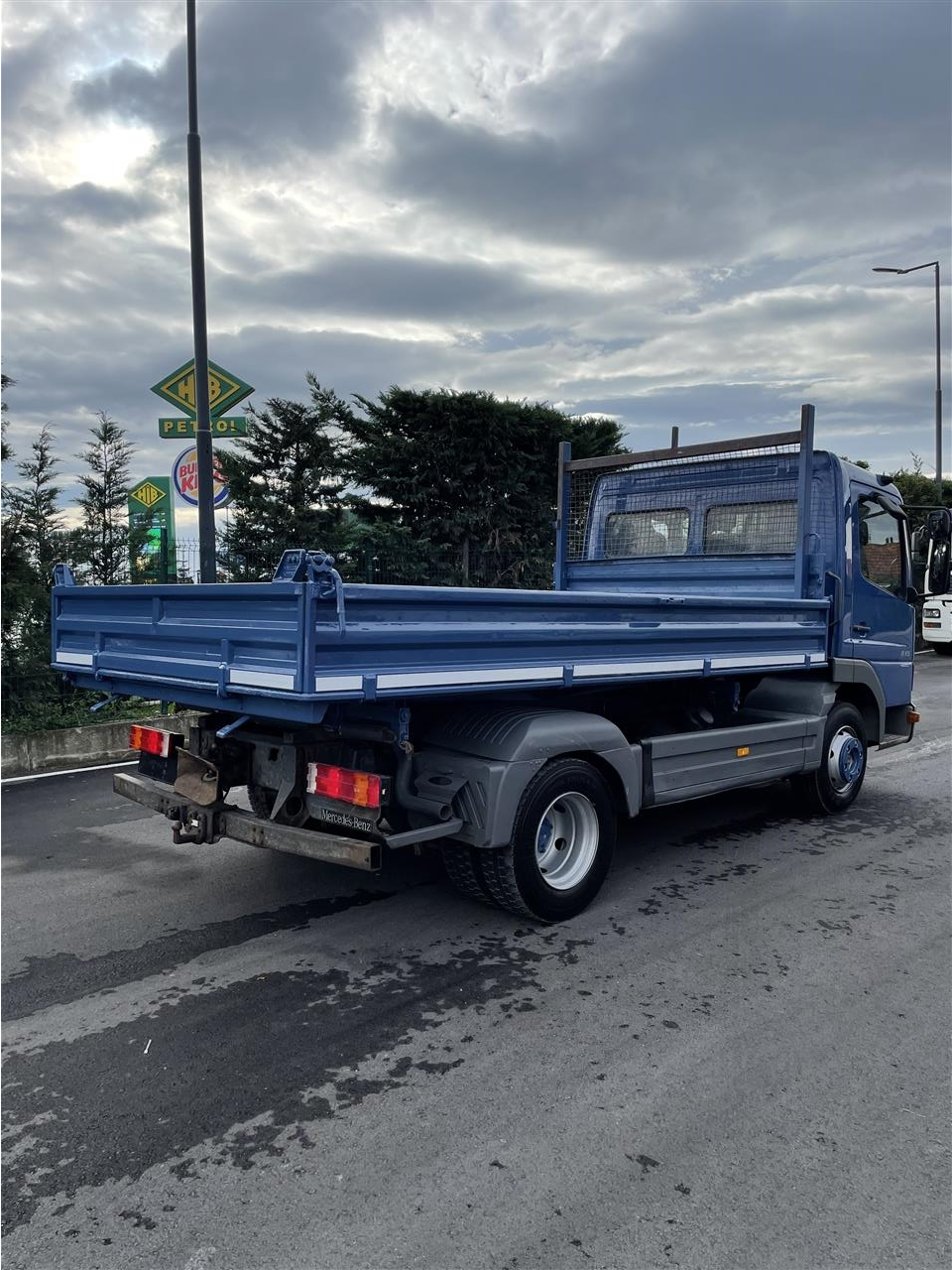 Atego-kipper-