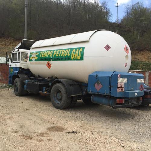 Kamion daff per bartjen e plinit