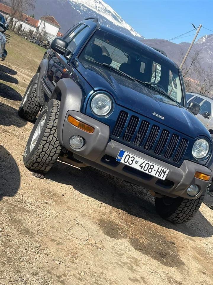 Blej-Jeep-cherokee-liberty-2-5-CRD