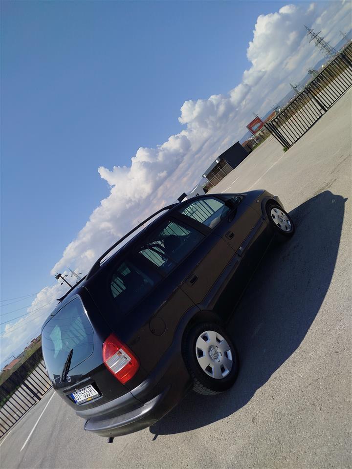 opel-zafira-2-2-2004