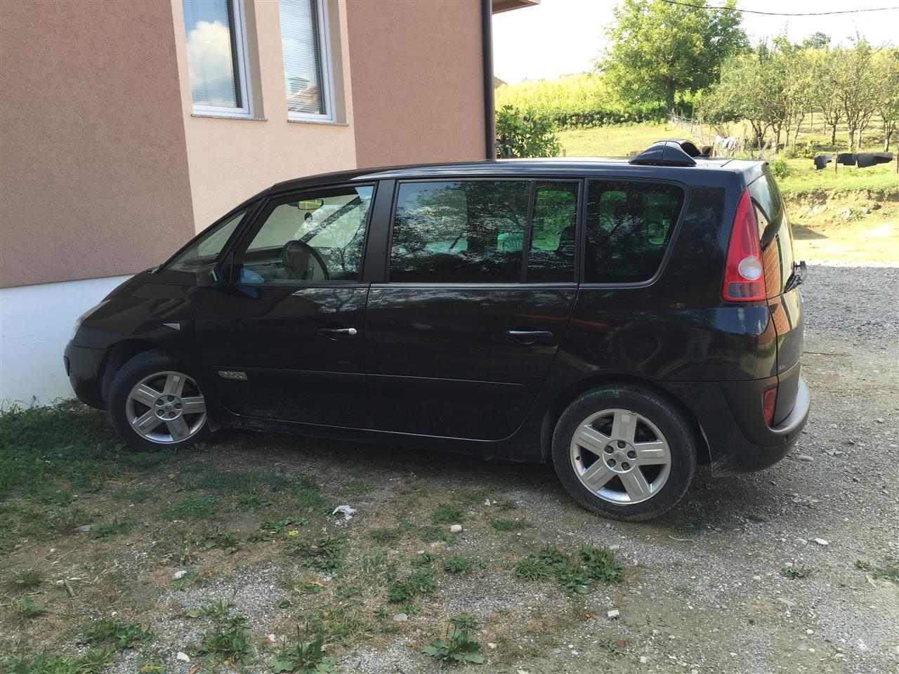 Renault-Espace-2-2-DCI