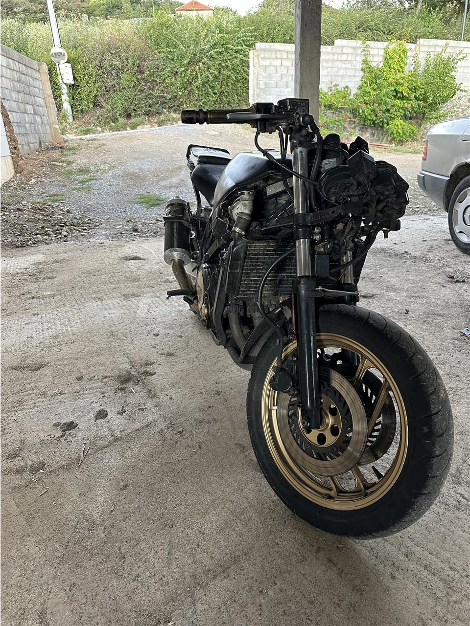 Shitet-matorri-yamaha