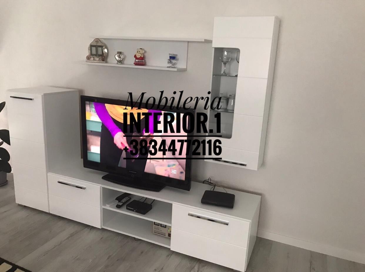 Komoda-TV-interior