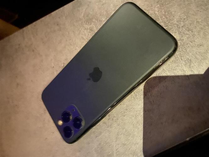 Shes iPhone 11Pro