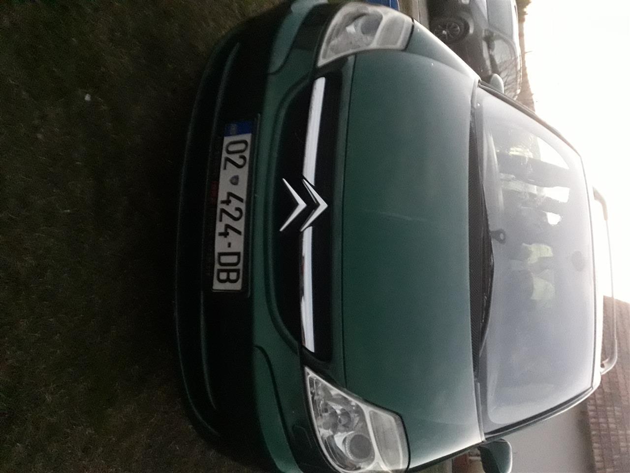 Citroen-C8