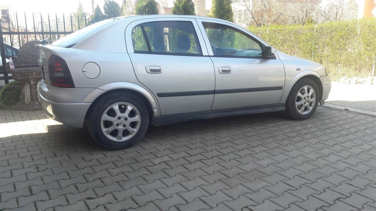 Opel-Astra