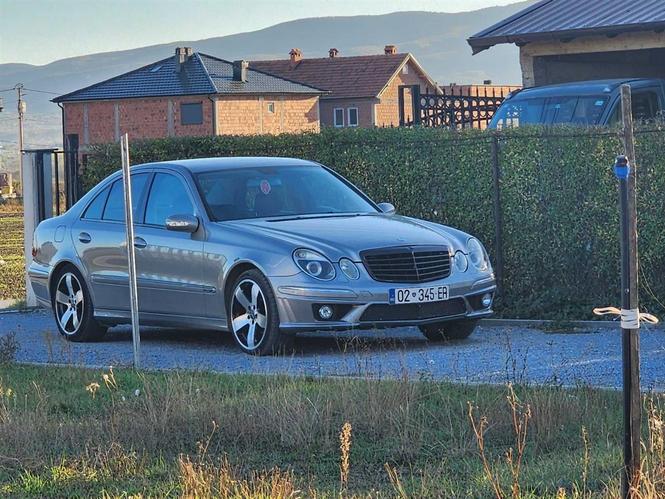 Mercedes-Benz E320