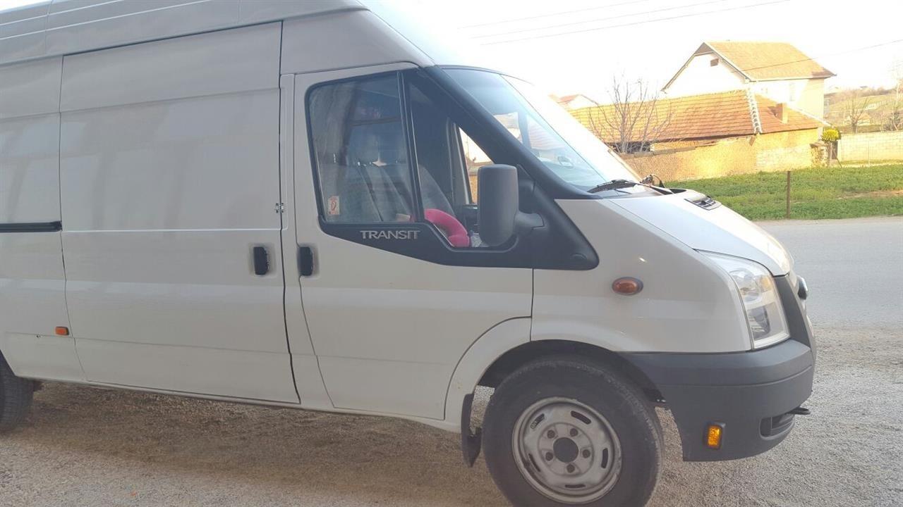 Shitet-Kombi-Ford-