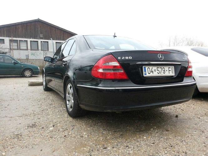 Mercedes E280 Avangarde Automatic/Triptonic