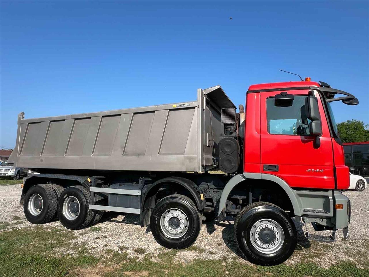 Actros-4144