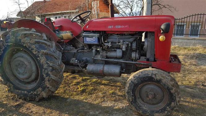 traktor 558