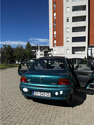 Shitet Mazda 121
