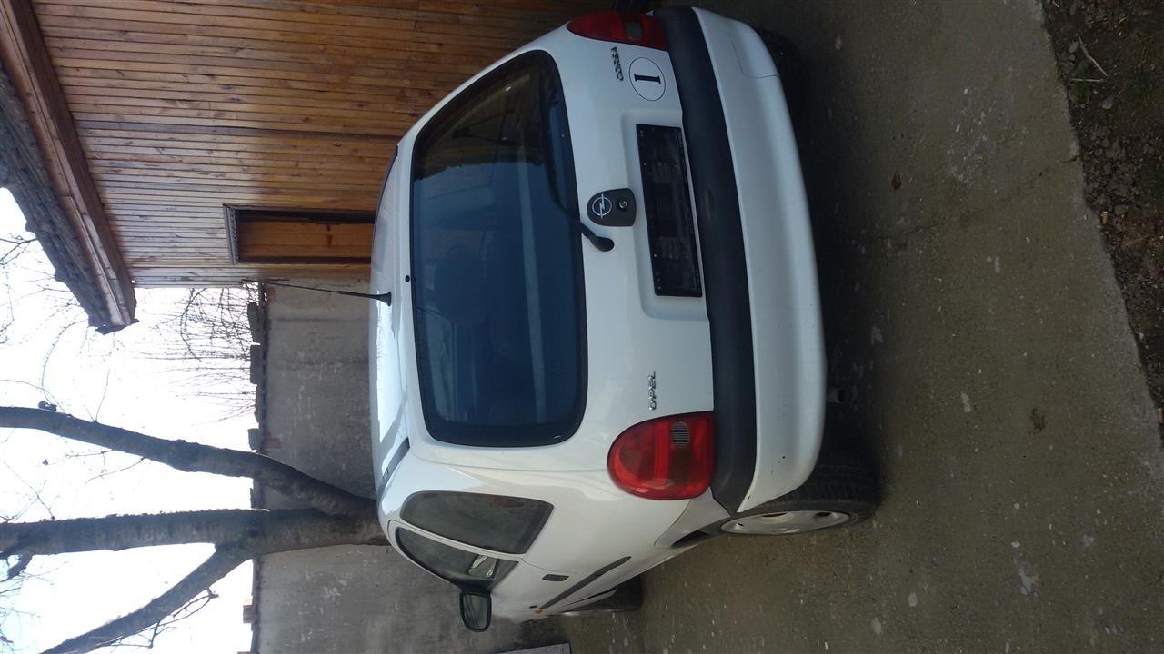 Opel-Corsa-1997