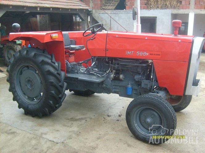 Traktor 560