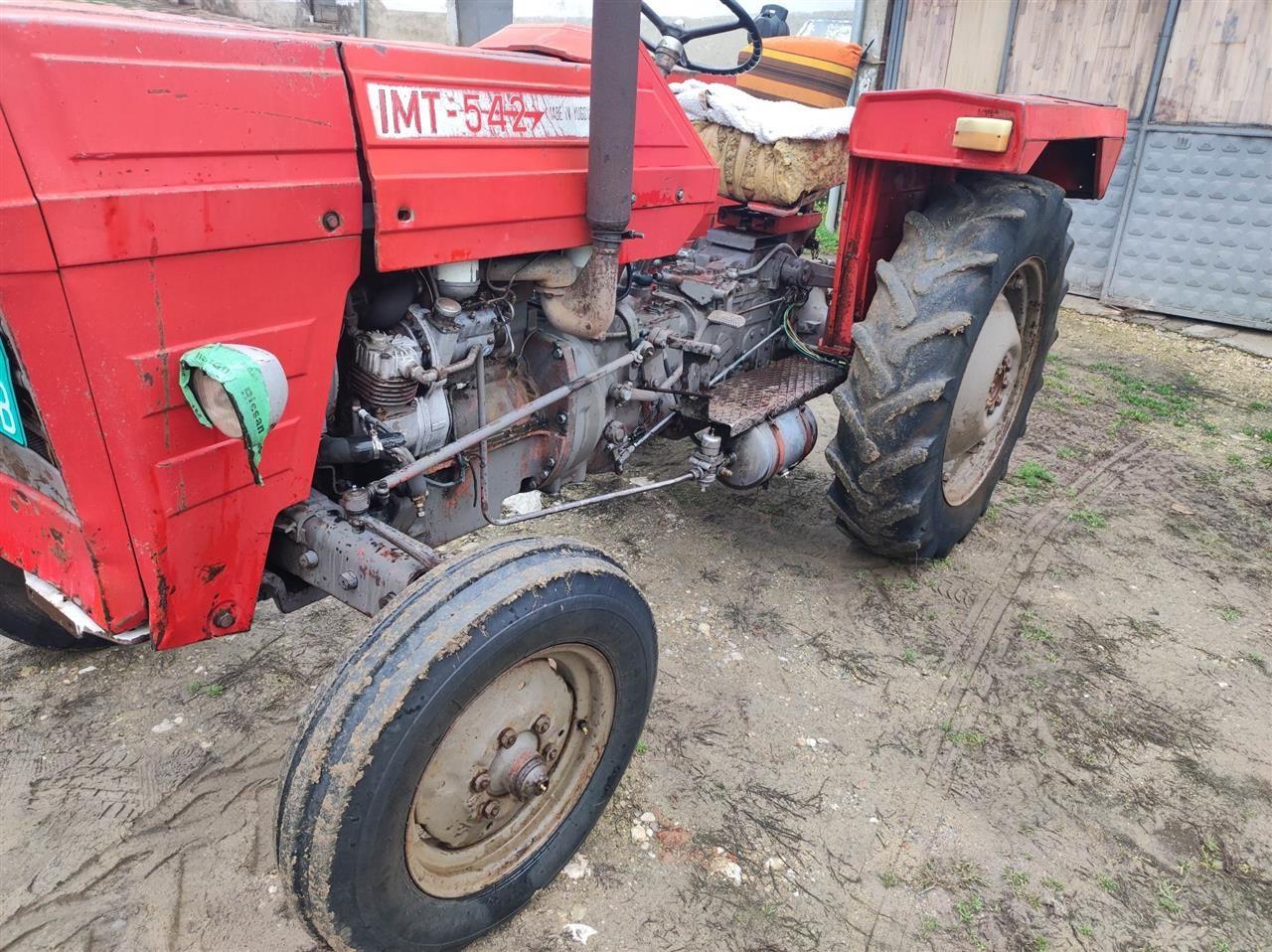 Traktor-IMT-542