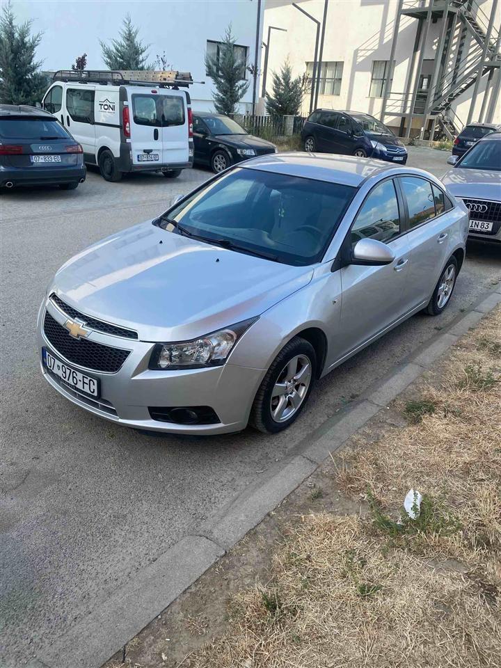CHEVROLET-CRUZE-2010-1-8--53-000km