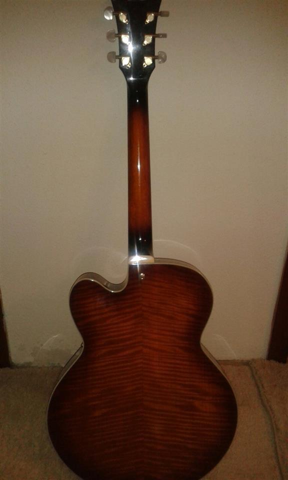 Shes-gitaren-Ibanez