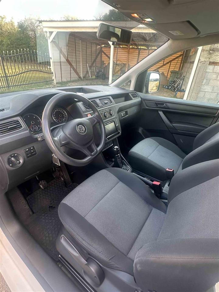 VW-Caddy-Maxi-2-0-TDI-4x4-nga-Zvicra