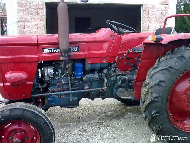 Traktor-Universal-445