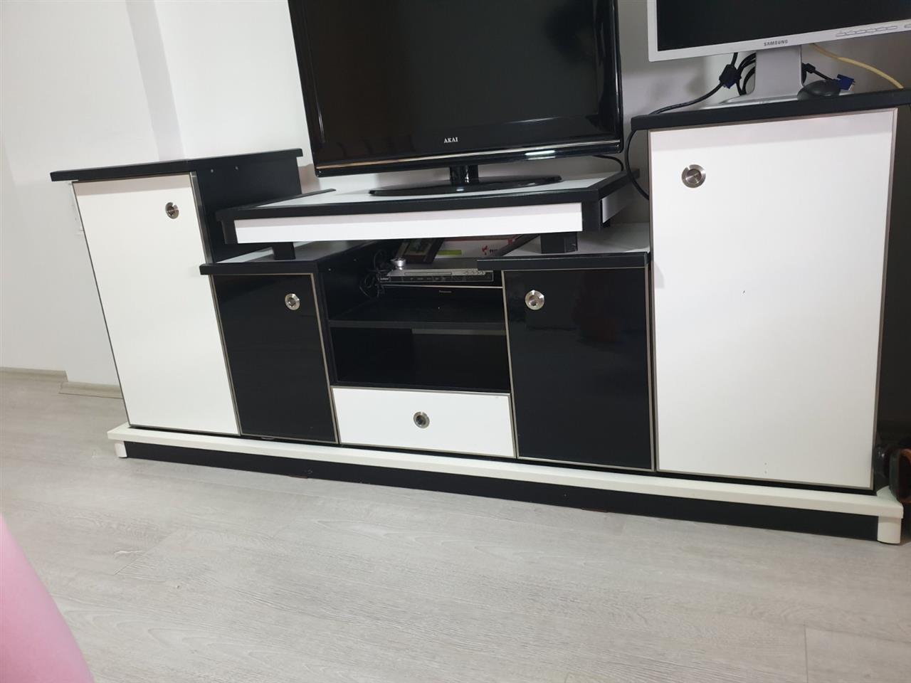 Komod-per-TV