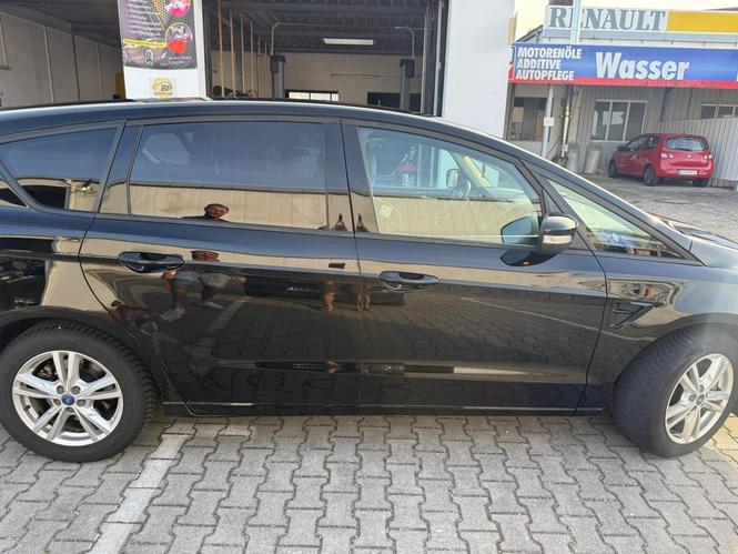 Shitet Ford Max