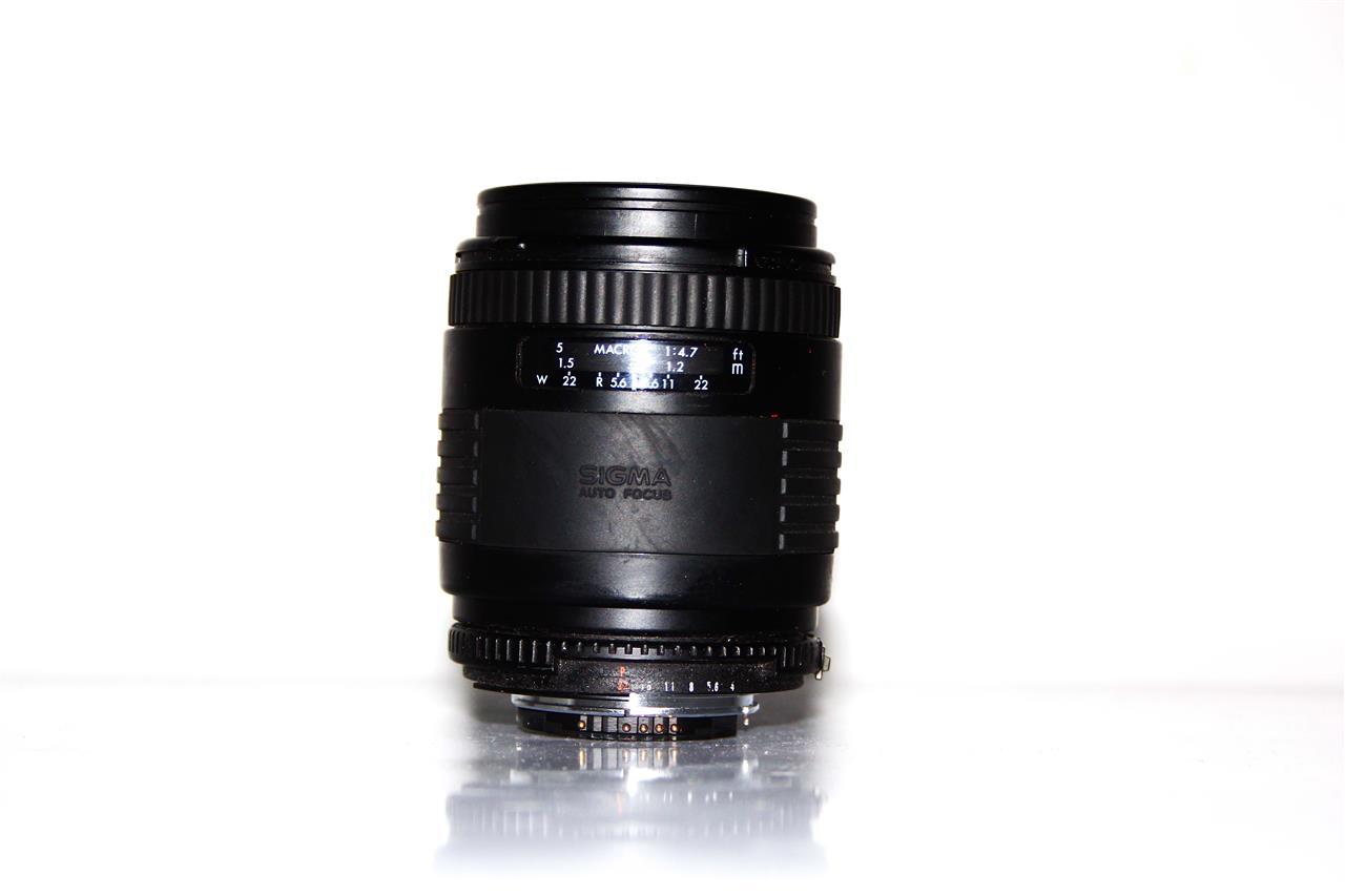 Sigma-Auto-Focus-70-210--NIKON-