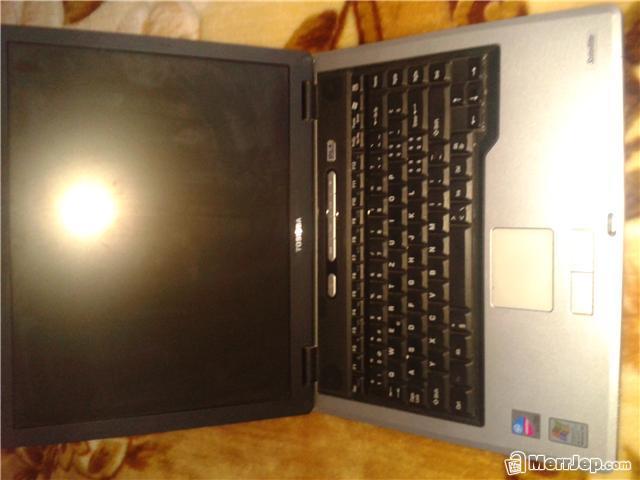 Kompjuter-lap-top-dhe-statik