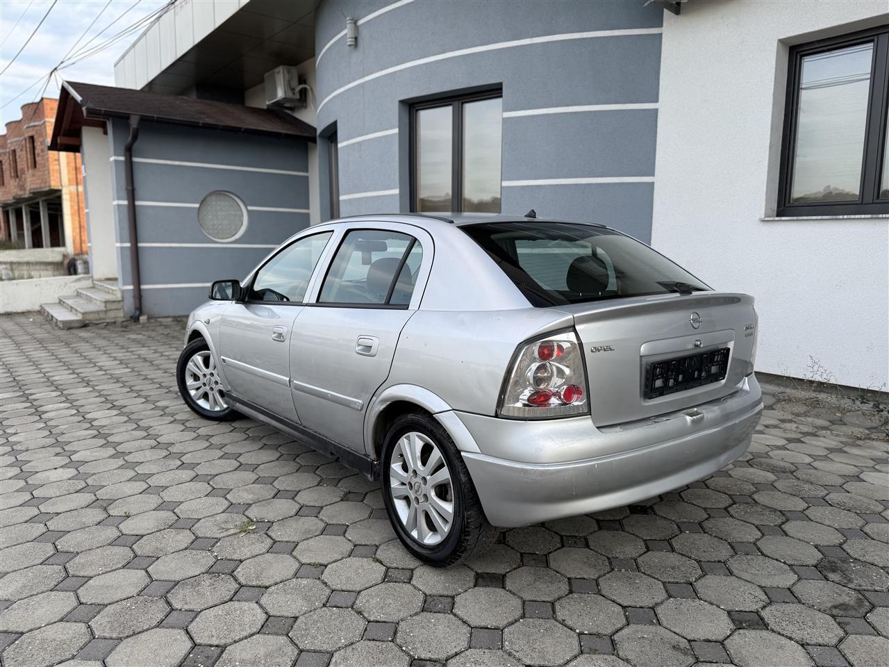 -Opel-Astra-2-0-DTI-